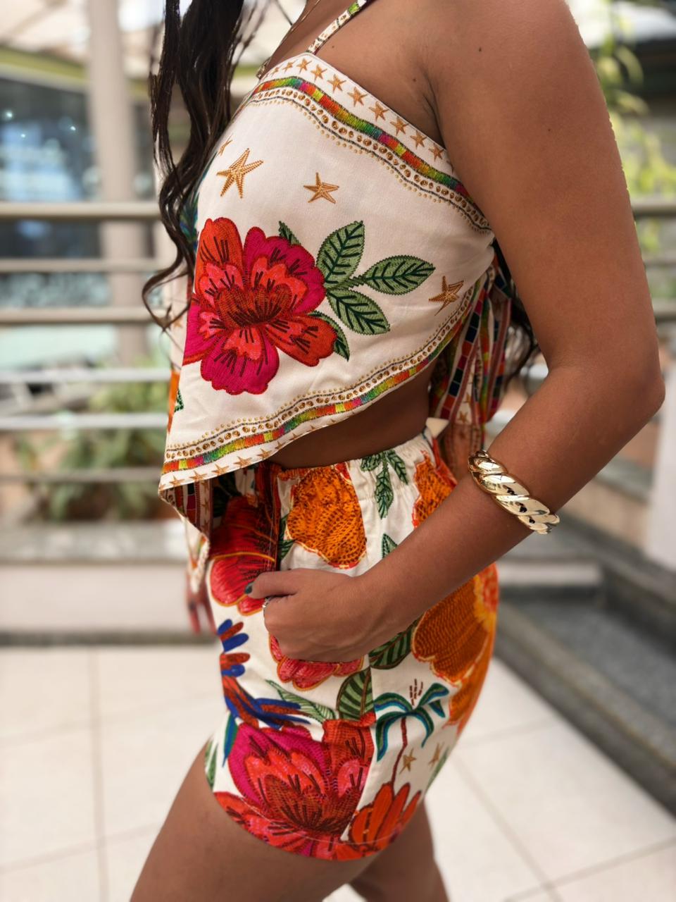 CONJUNTO FLORAL ELEGANCE